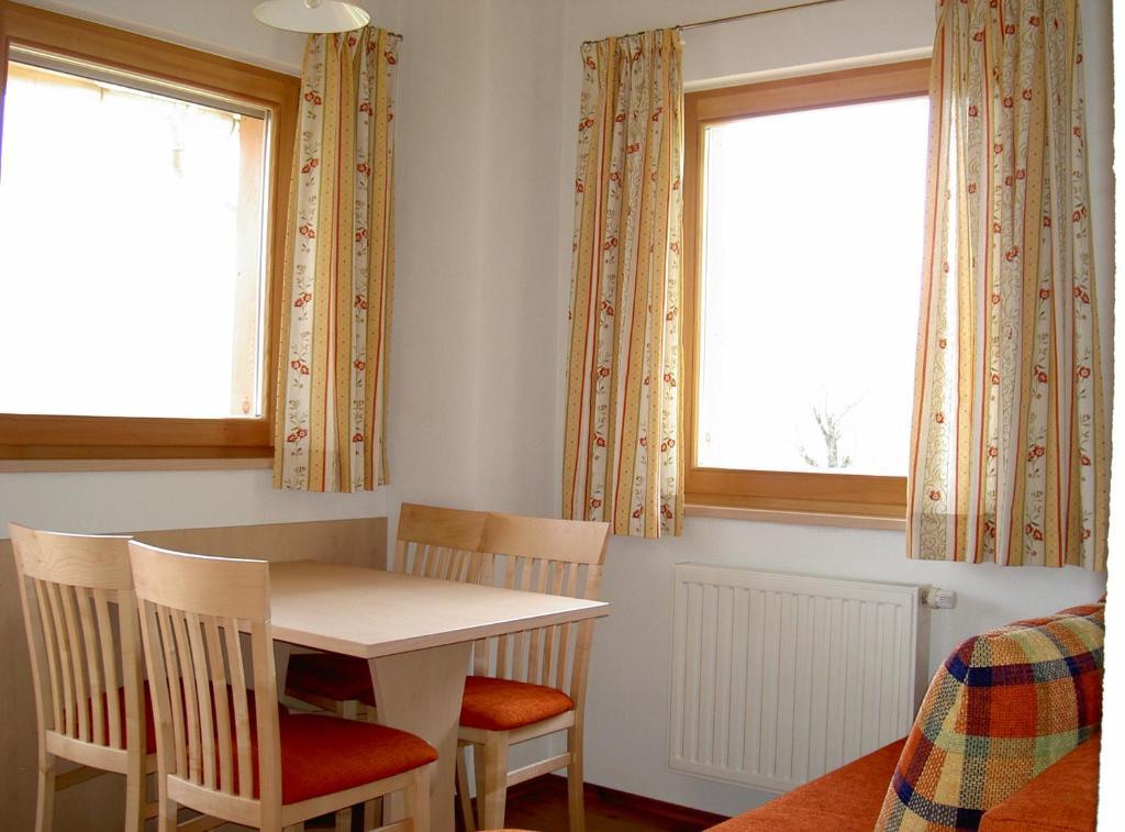 Pircherhof San Candido Room photo